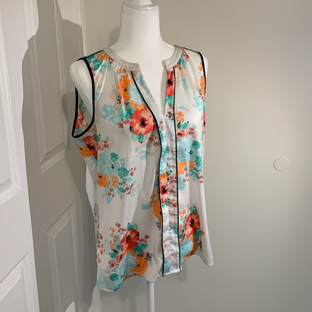 Ann Taylor sleeveless Floral Blouse
